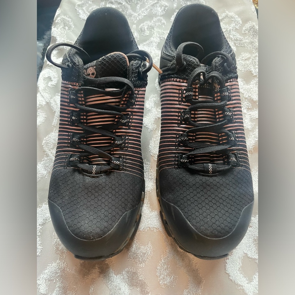 Women’s TimberlinePro Powertrain sport SD alloy toe 7.5 anti-fatigue technology.